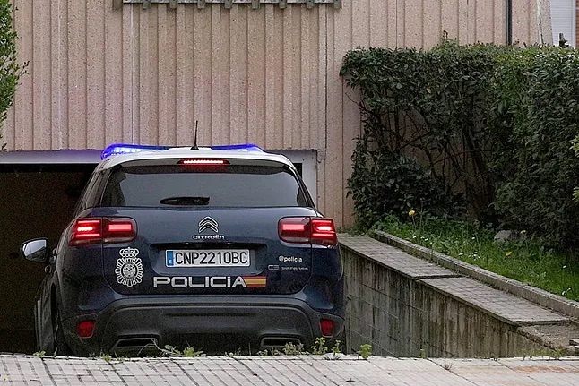 Detenidos una madre y su hijo por agredir y arrancar parte de la oreja a un profesor en Alcoy