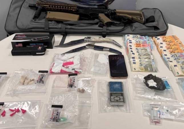 Desmantelado uno de los mayores puntos de venta de heroína y cocaína en el barrio de La Mina