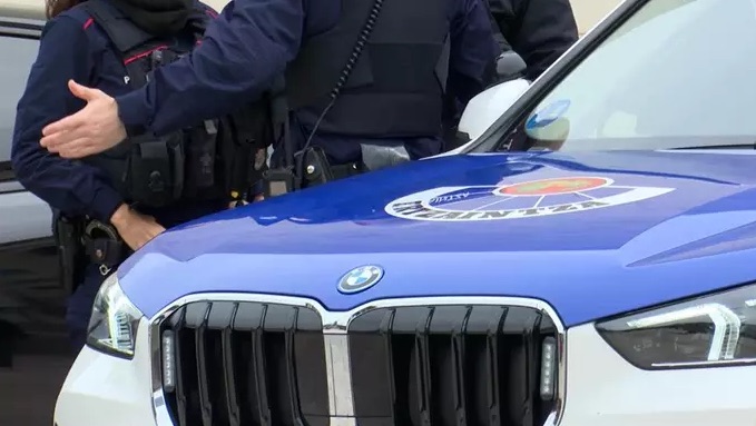 Detenido un conductor tras chocar contra un vehículo en Oiartzun (Gipuzkoa), provocar un herido y huir del lugar