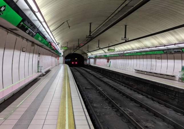 Detenido un ladrón multirreincidente que huyó por los túneles del metro tras intentar robar un reloj de 45.000 euros