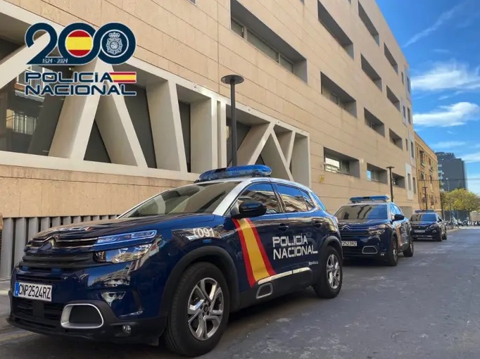 Detenidos 'in fraganti' un hombre y una mujer mientras robaban en una casa en obras en Alicante