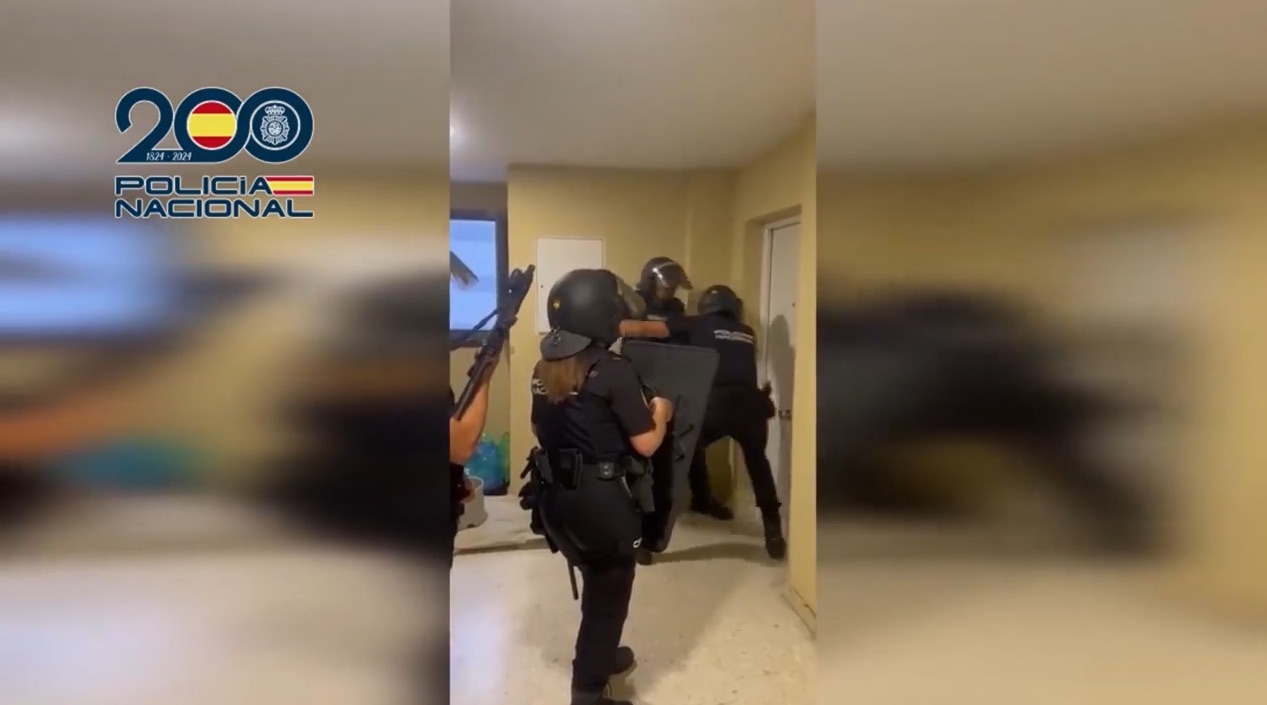 Desarticulada una red que estafó casi un millón de euros a 273 personas haciéndose pasar por empleados de banca