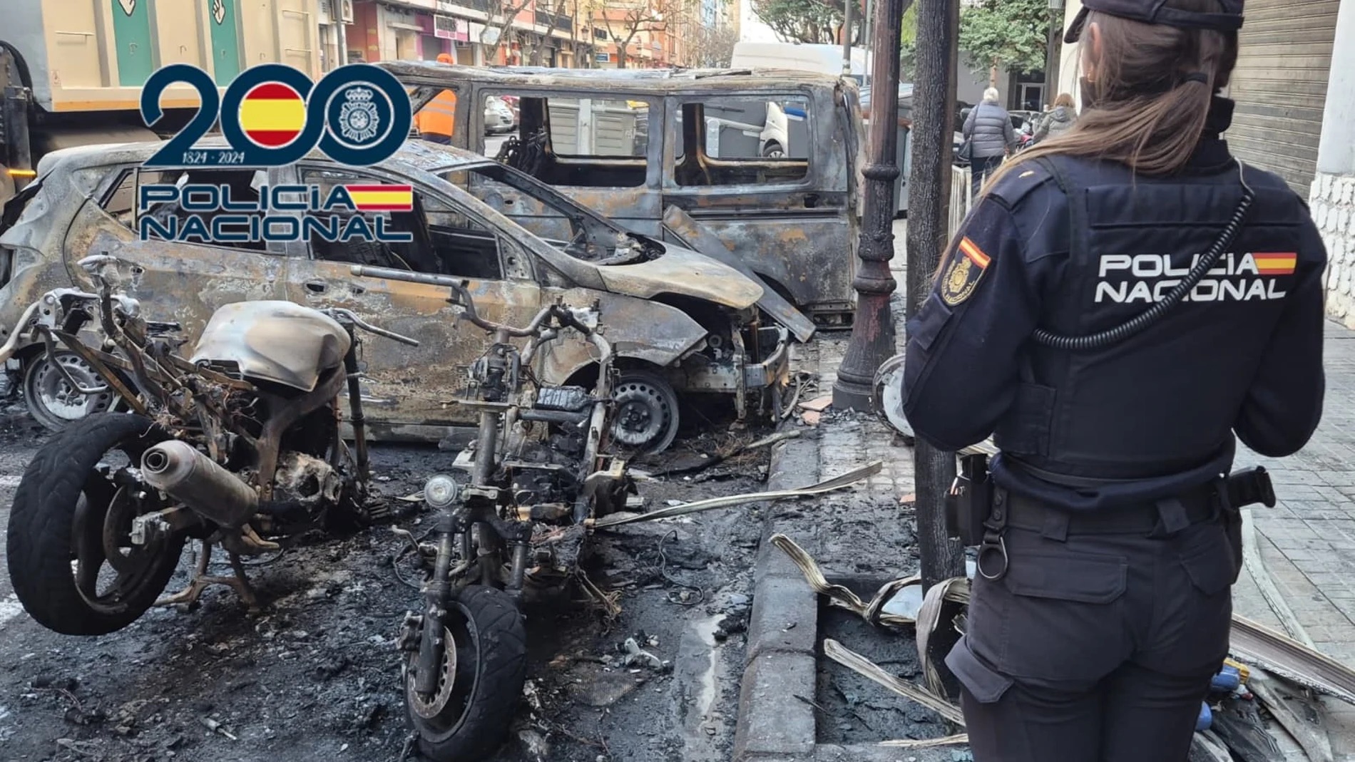 Detenido un hombre de 45 años en Valencia por incendiar 18 contenedores y dañar 32 vehículos y tres fachadas