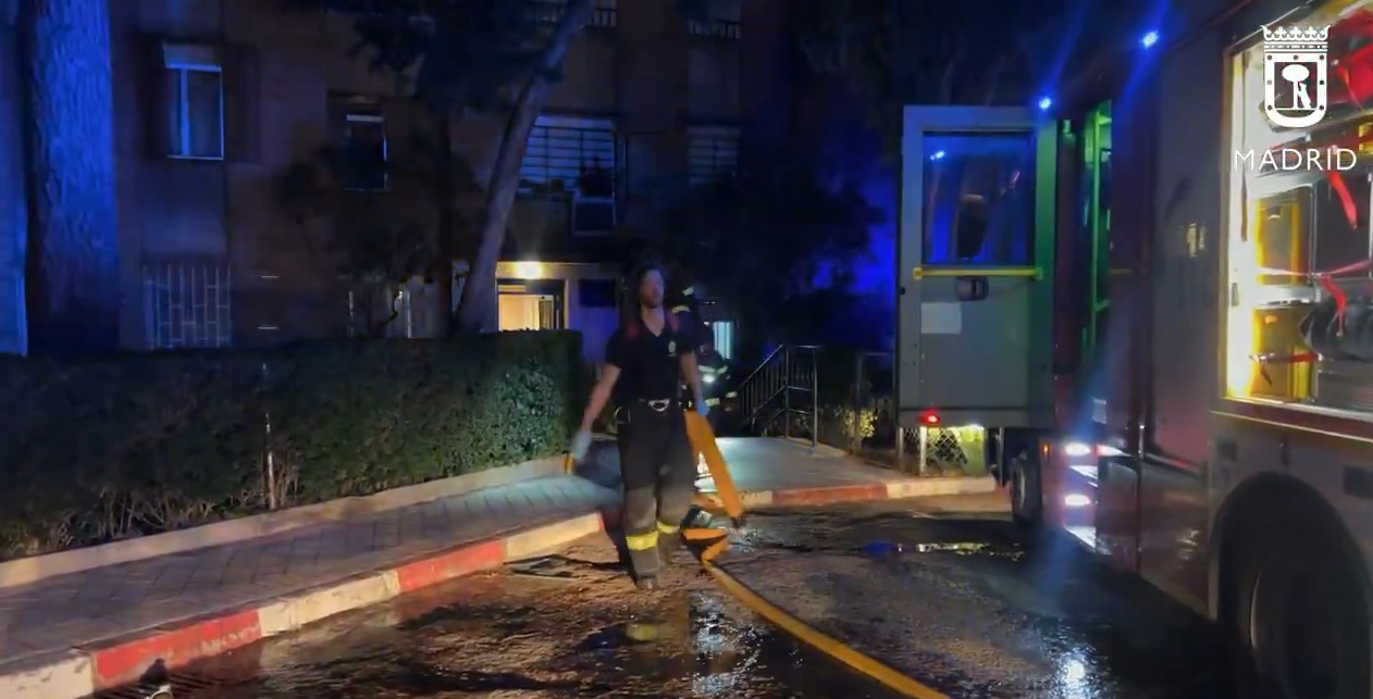 Un hombre muere en el incendio de su vivienda en el distrito de Latina (Madrid) durante la madrugada