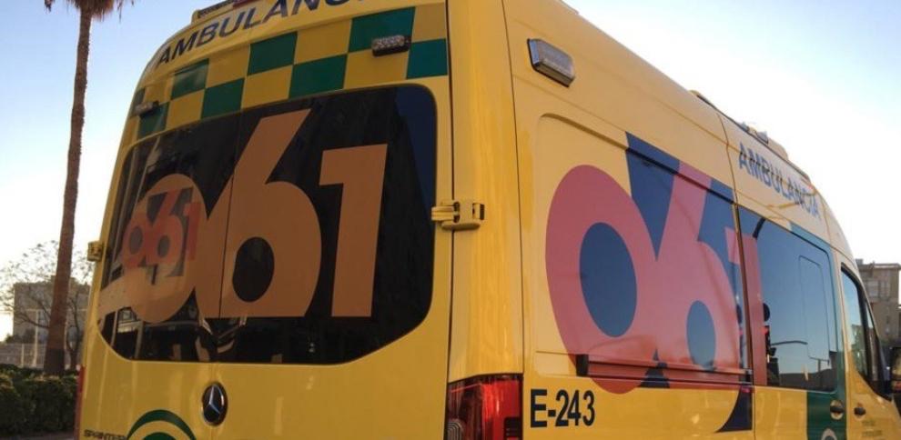 Un hombre hace un 'simpa' en un bar, lo descubren, agrede al encargado y acaba rompiéndole las costillas a un policía