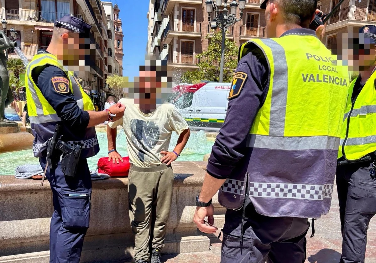 Detenido un hombre tras acuchillar en el cuello a una turista italiana de 23 años en pleno centro de Valencia