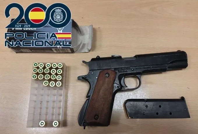 Detenido en Granada un joven de 22 años por tenencia ilícita de armas mientras buscaba al autor de apuñalamiento