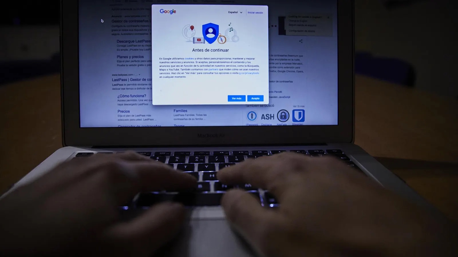 Cae una red que estafó y extorsionó a más de 300 hombres con falsos anuncios de citas