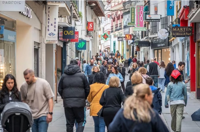 Detenido en Mérida tras golpear y arrojar al suelo a un hombre de 63 años para robarle el bolso