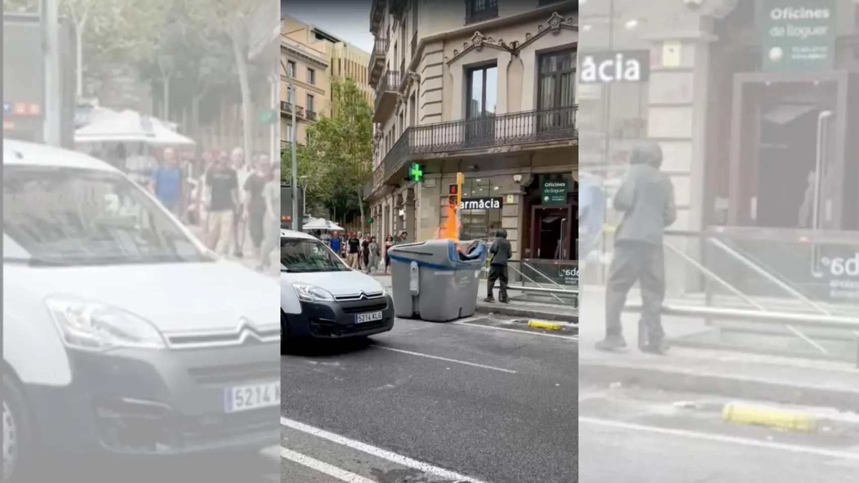 Un contenedor arde por completo en pleno centro de Barcelona sin causar heridos