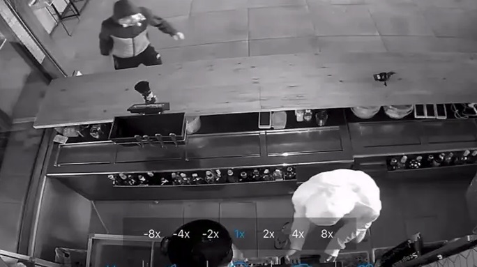 Detenidos dos hombres en Baeza por una oleada de ocho robos en comercios y una vivienda