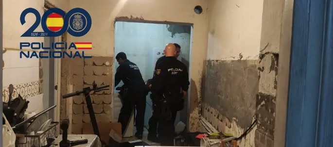 Cae una violenta organización dedicada a robos en viviendas en Sevilla y Badajoz con 6 detenidos y 4 policías heridos