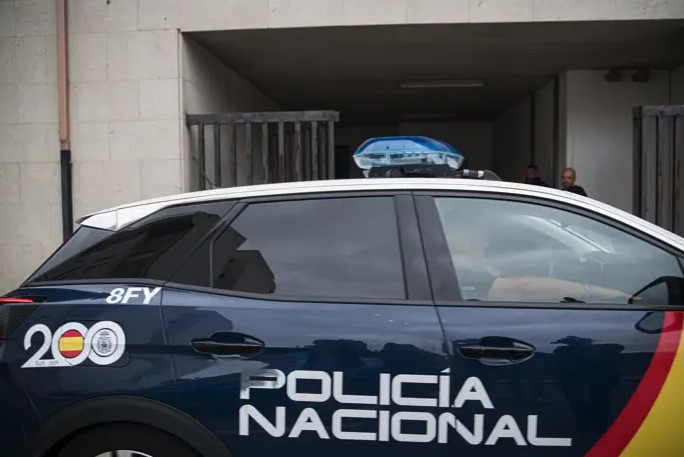 Dos detenidos en Ourense por robos consecutivos en una carnicería y máquinas expendedoras