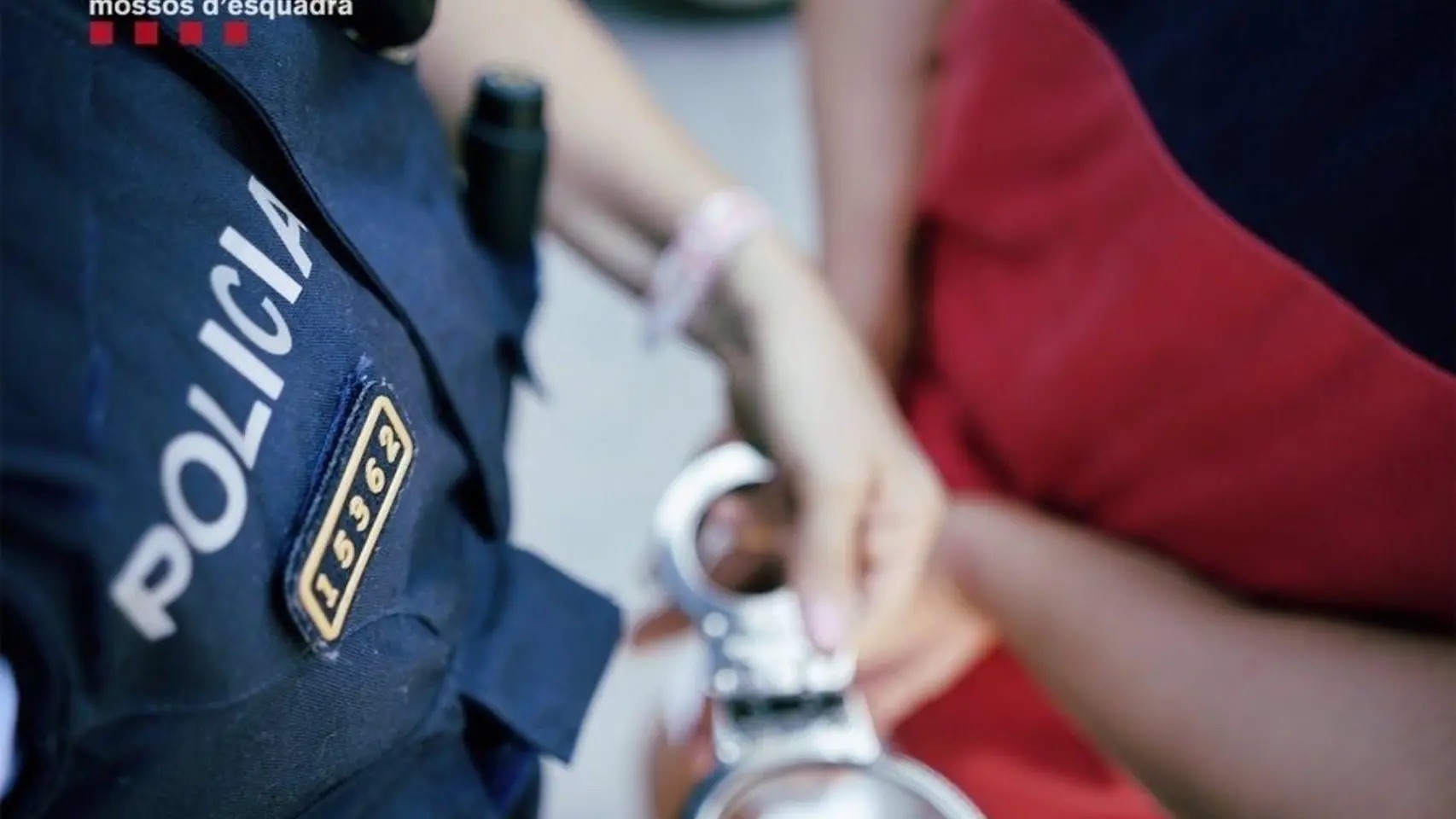 Detenido en un narcopiso el presunto autor de una decena de robos violentos en comercios de Barcelona