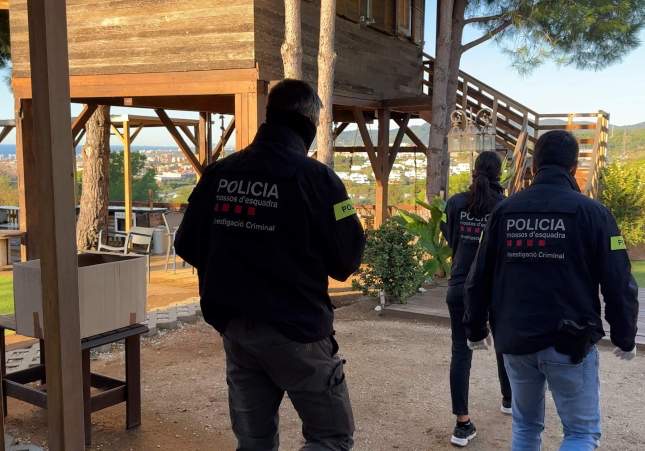 Dos hermanos investigados por levantar una urbanización ilegal en Mataró con beneficios de más de un millón de euros