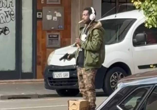 Detenido en Manresa un hombre con una pistola de aire comprimido tras causar alarma pública