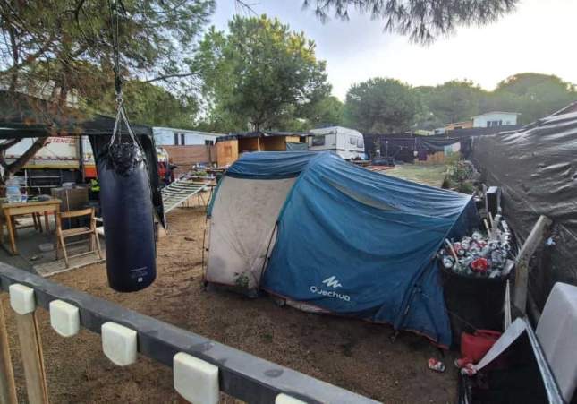 Macrodispositivo policial con más de 300 agentes para desalojar una gran urbanización ilegal en Mataró