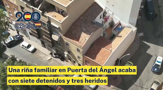 Siete detenidos y tres heridos, uno de ellos grave, tras una violenta reyerta familiar con rehenes en Puerta del Ángel