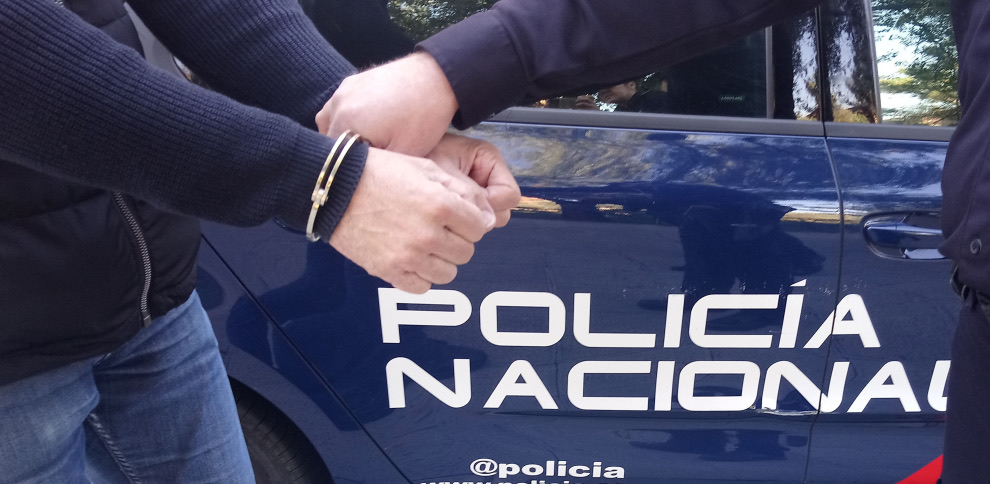 Detenido por robar 1.000 euros a un hombre que acababa de sacarlos del banco en Granada
