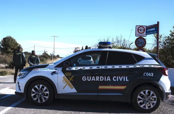 Detenidos en Chauchina dos jóvenes por un robo con violencia con el método del “abrazo cariñoso”