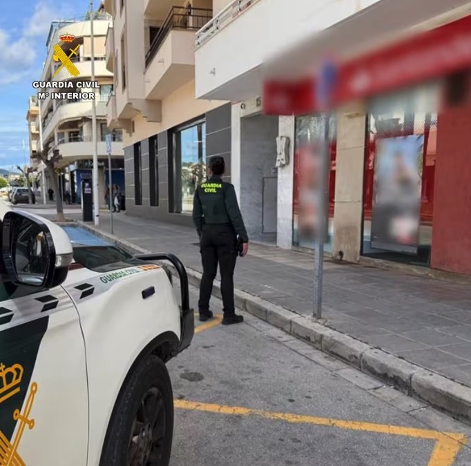 Cae un dúo de ladrones en La Mojonera por asaltar a vecinos y comerciantes usando el 'mataleón'