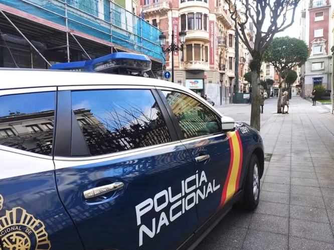 La Policía Nacional frena la oleada de robos en comercios de Oviedo con la detención de varios multirreincidentes