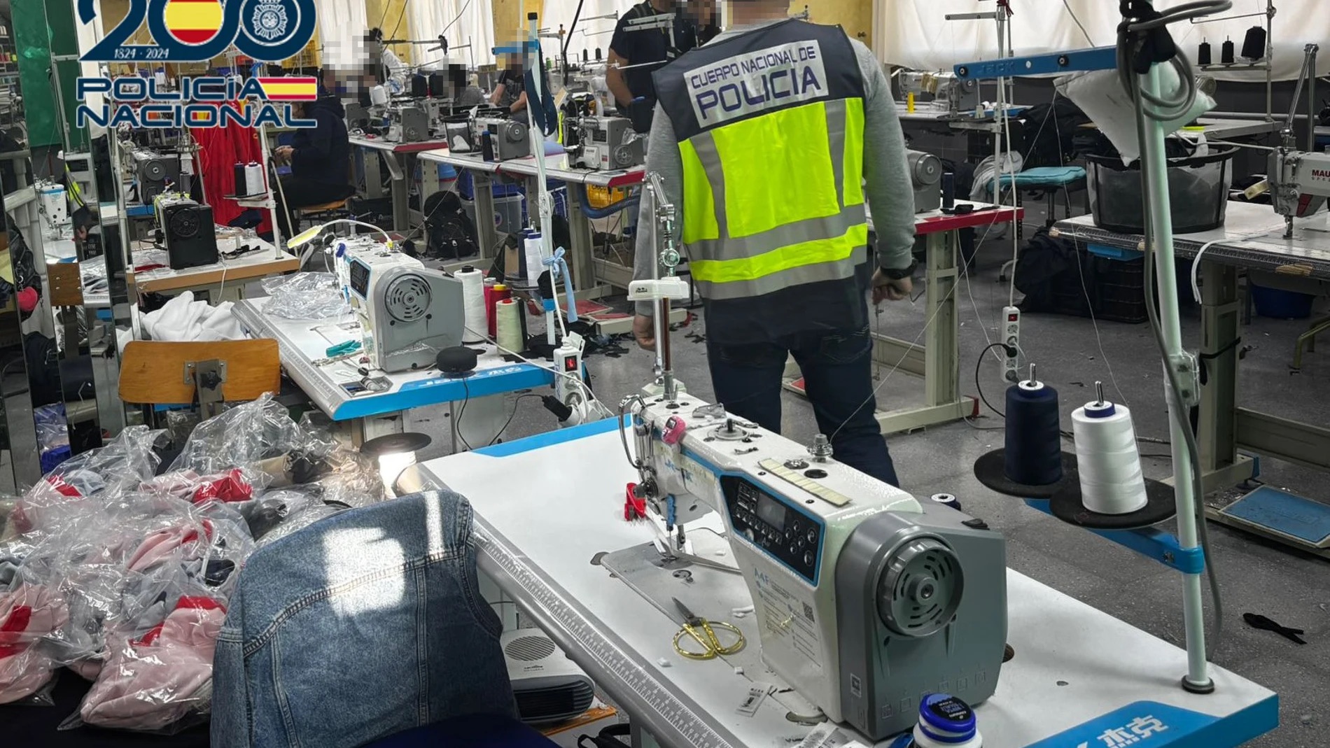 Dos detenidos por explotar laboralmente a 26 personas en un taller textil clandestino de Valencia