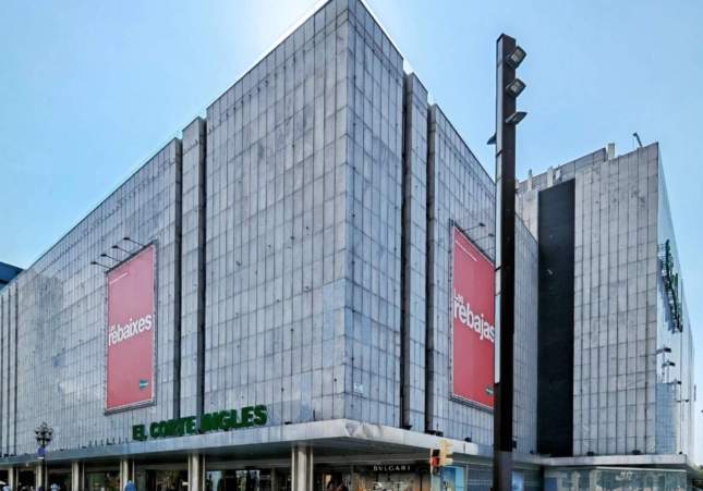 Detenido un hombre tras desarmar a un vigilante de El Corte Inglés de Diagonal durante un violento intento de robo