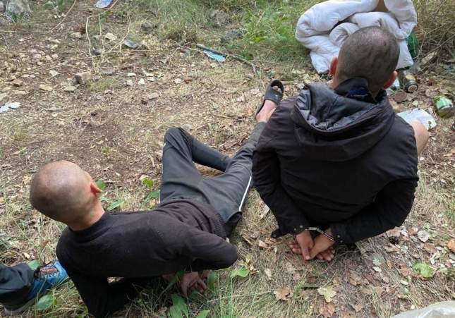 Excursión de los Mossos a las montañas de Prades para desmontar un campamento de marihuana