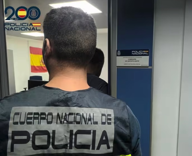 Detenido un hombre en Palma por asaltar violentamente a una joven para robarle el bolso y dos teléfonos móviles