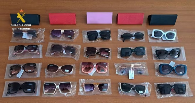 Requisan en Palencia un centenar de gafas de sol falsificadas de alta gama valoradas en más de 25.000 euros