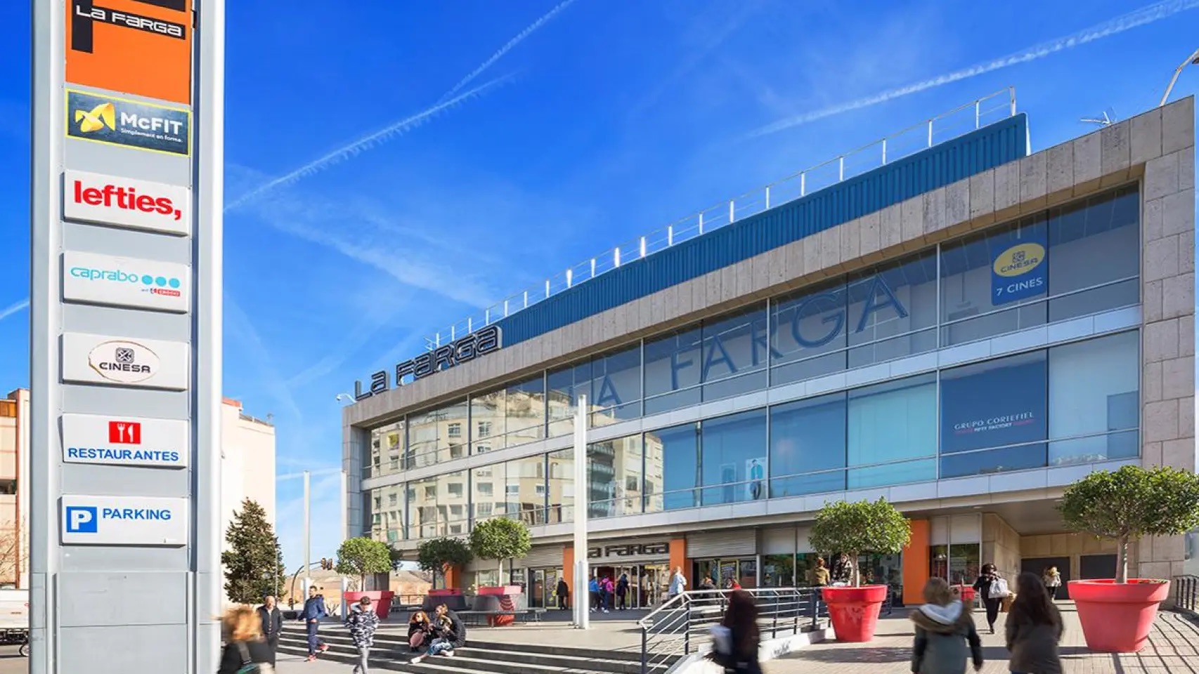 Robo con fuerza en joyería del centro comercial La Farga de L'Hospitalet