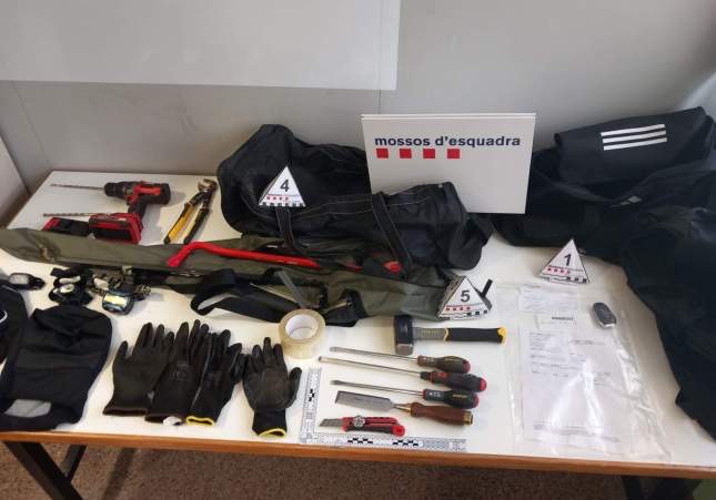 Detenidos dos hombres en Girona tras intentar robar una joyería haciendo un butrón