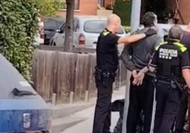 Apuñala a su vecino tras pelearse por unos fuertes ruidos y lo deja herido muy grave en La Bisbal d'Empordà