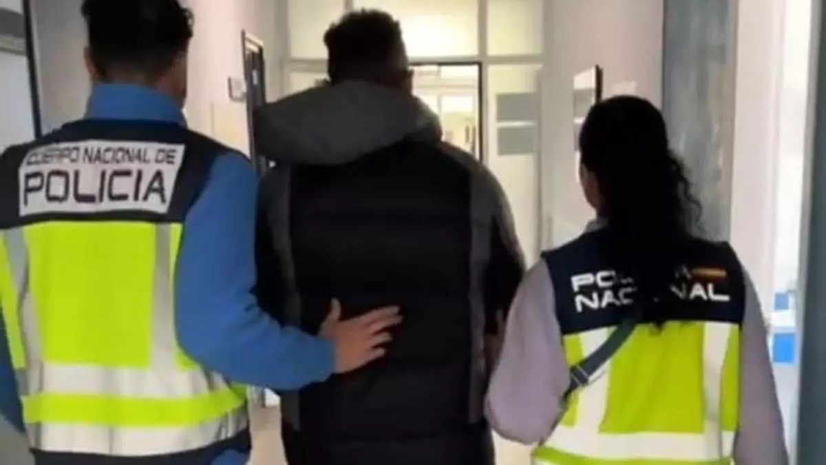 Detenido en Girona un fugitivo italiano buscado por narcotráfico cuando intentaba tramitar su permiso de residencia