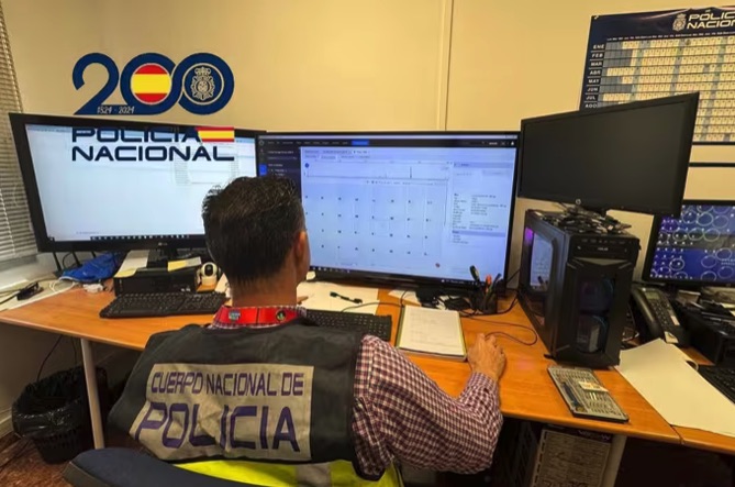 Cae en San Fernando una red que estafó 56.000 euros mediante Bizum inversos y llamadas falsas del banco