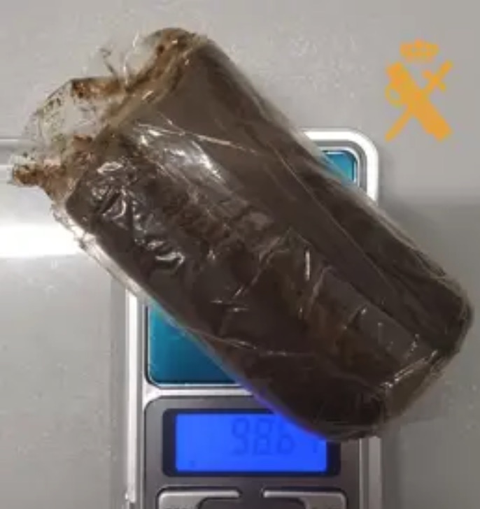 Detenida una mujer en Burela con una 'pastilla' de casi 100 gramos de hachís