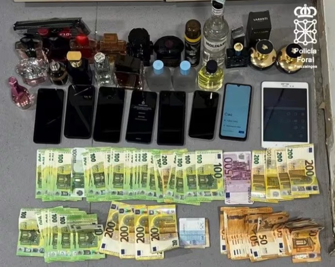 Detenidos dos jóvenes con 13.000 € en efectivo y objetos robados en un control rutinario en Alsasua