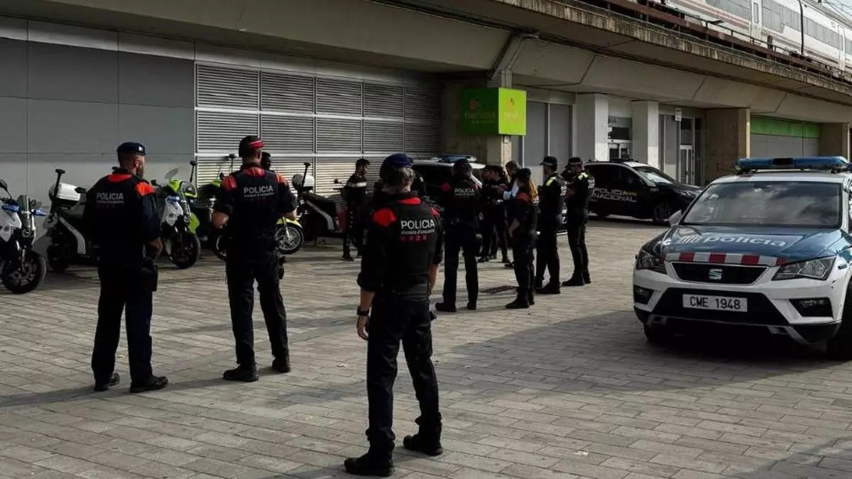 Mossos detienen in fraganti a un depredador sexual en Barcelona