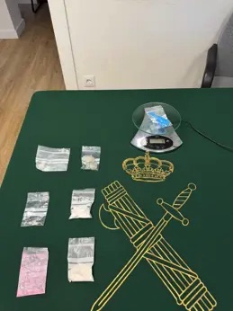 Detenido en Noáin un hombre de 47 años al ser sorprendido en su coche con un "supermercado" de drogas