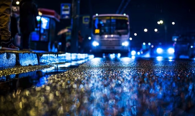 Apuñalado gravemente el conductor de un autobús nocturno en la línea Langreo-Oviedo