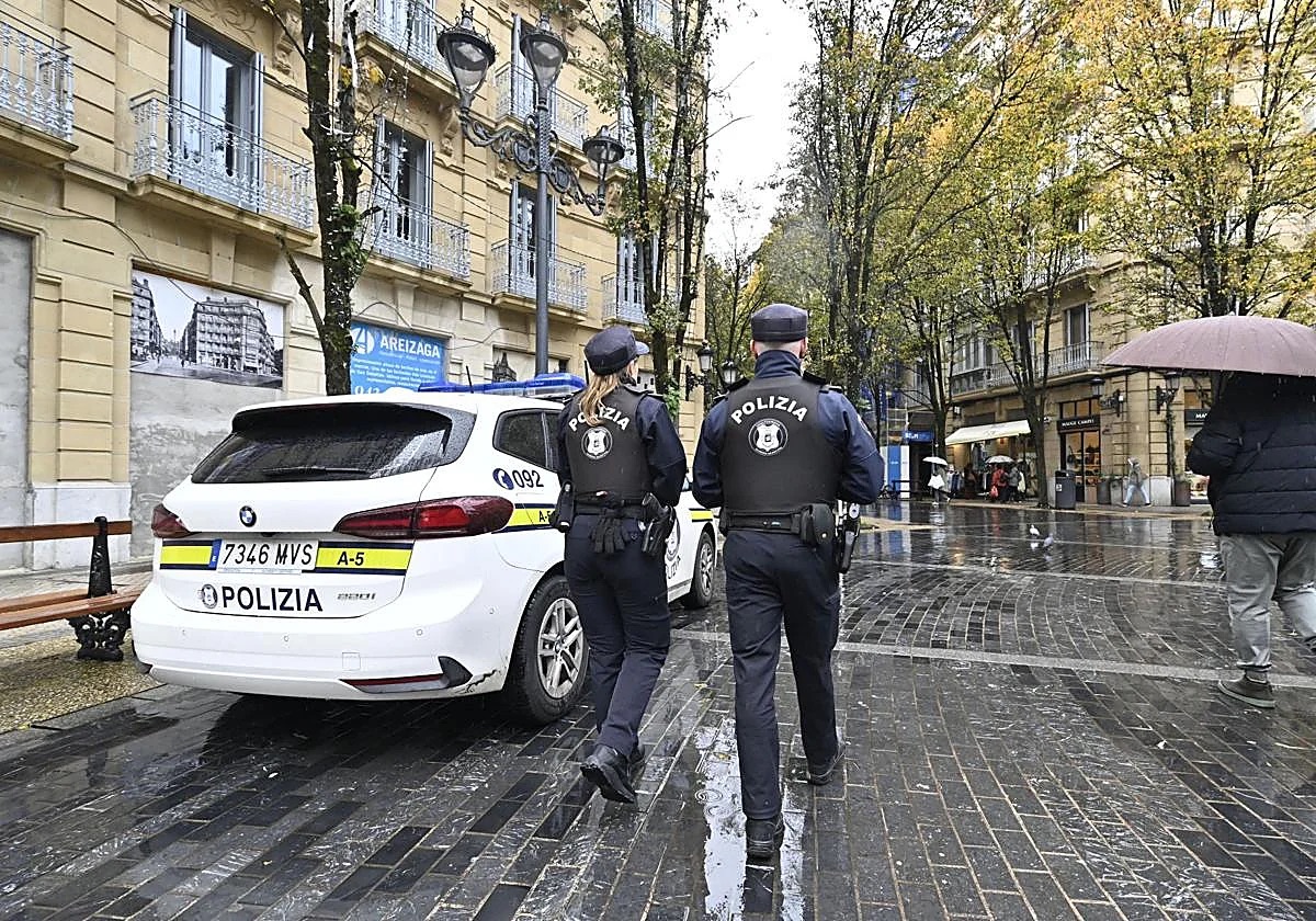 La Guardia Municipal de San Sebastián blinda las zonas comerciales con un dispositivo especial 'anti-hurto' por Navidad