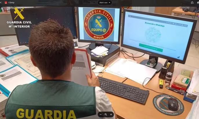 Detenido en Madrid el cabecilla de una banda que usurpaba cuentas de WhatsApp en España
