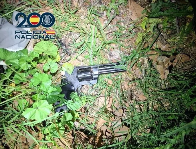 Detenidos dos hombres tras robar con violencia una gasolinera de Hortaleza y darse a la fuga por la M-40