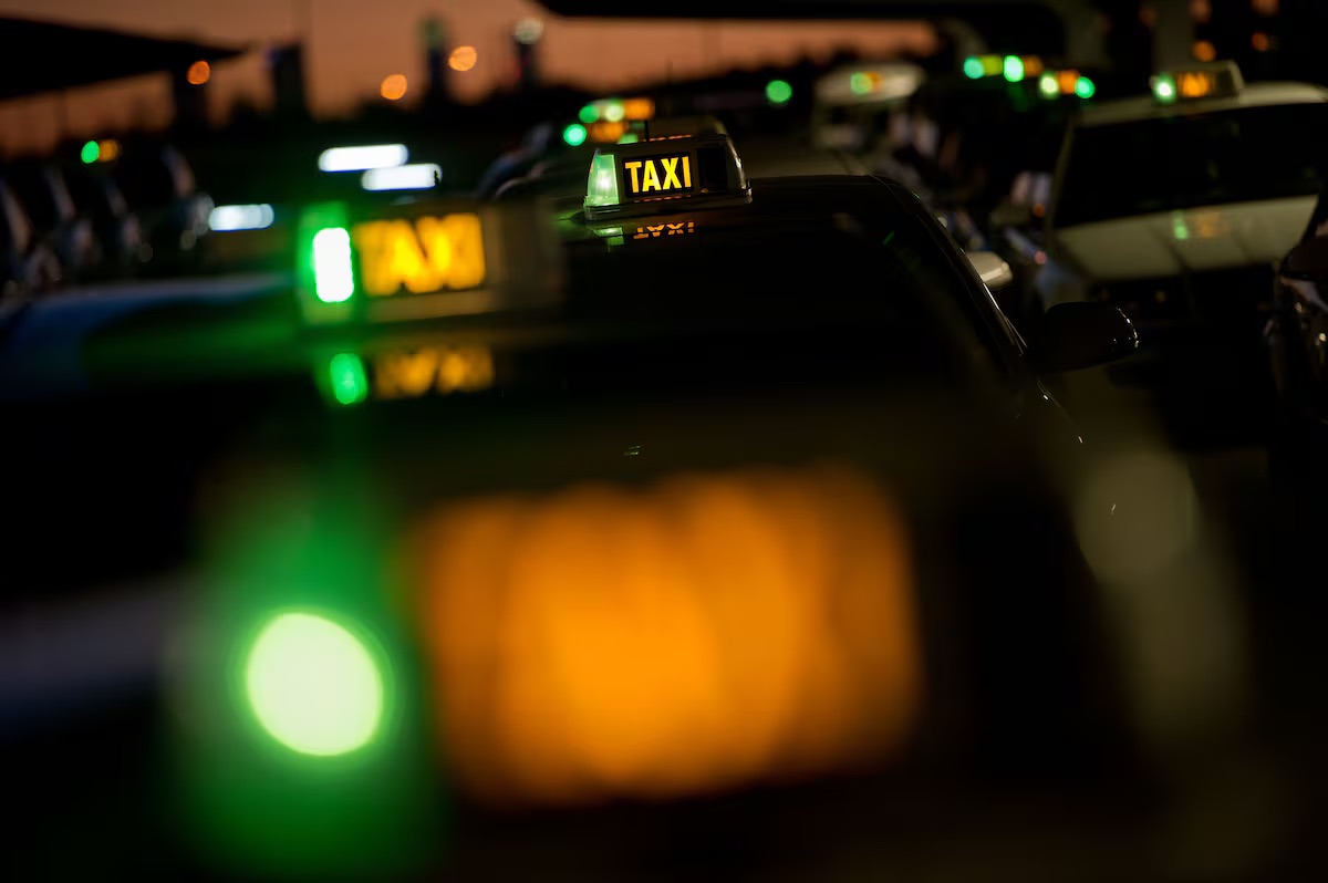 Detenido un taxista en Madrid por robar una maleta con más de 142.000 euros en joyas a unos turistas