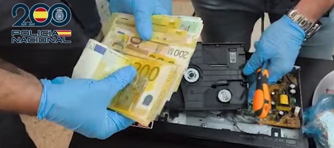 La Policía Nacional detiene a una pareja y desmantela un punto de venta de cocaína en Sevilla