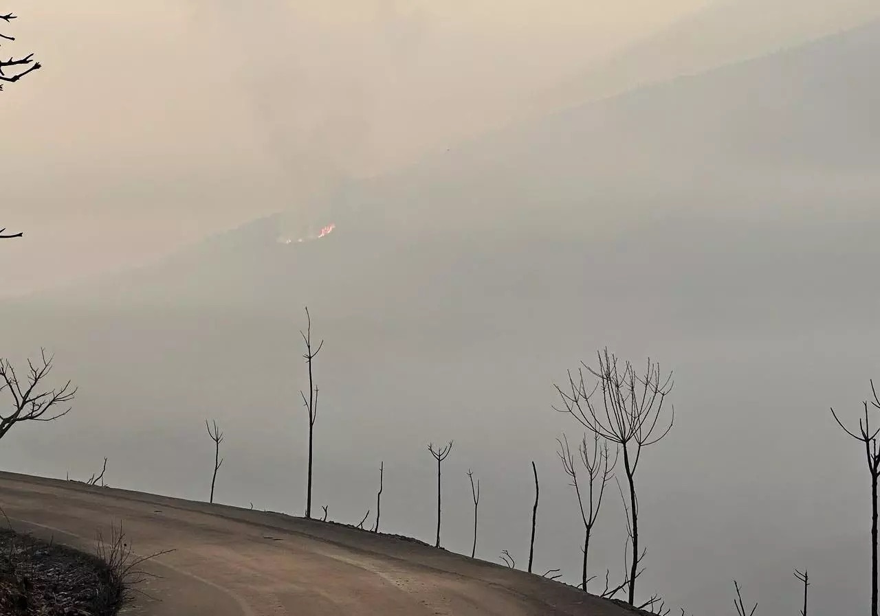 Grave incendio en Las Médulas obliga a evacuar a más de 1.400 personas y afecta al Patrimonio de la Humanida