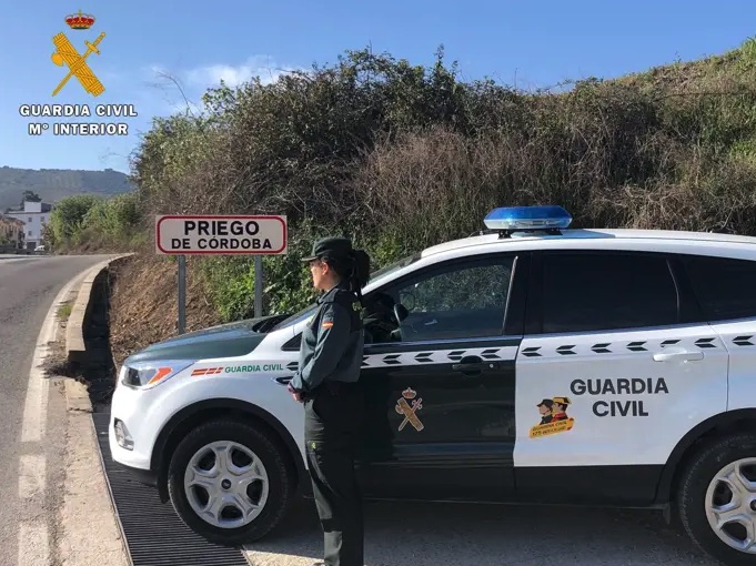 Detenidos dos vecinos de Priego de Córdoba por agredir gravemente a un hombre por una supuesta deuda