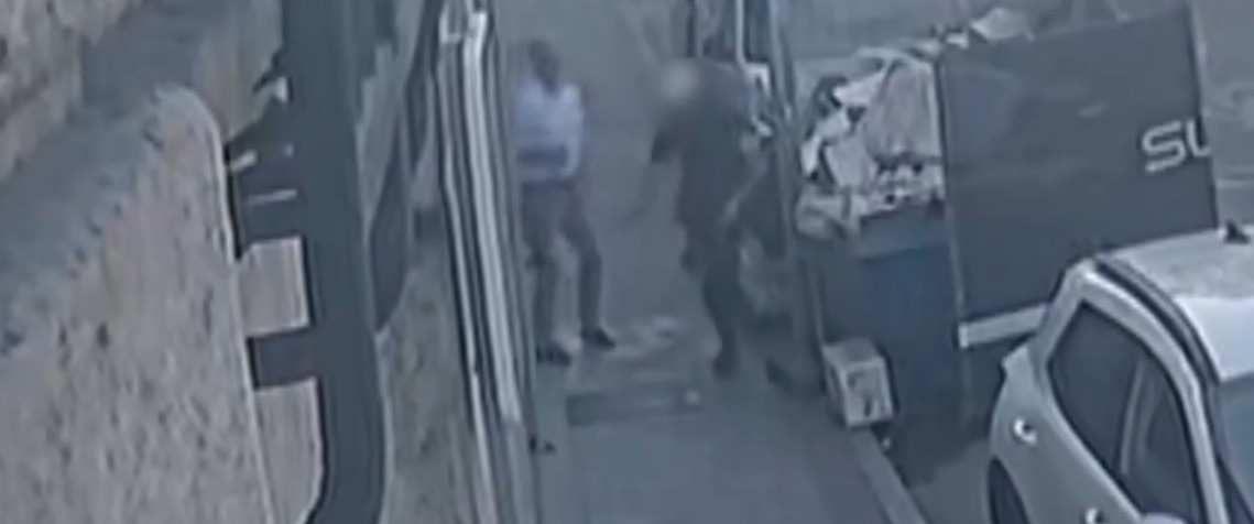 Dos detenidos por robar con violencia a un anciano en el barrio de Salamanca tras seguirlo hasta su portal
