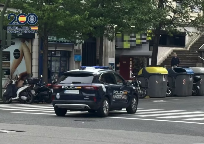 La Policía Nacional detiene a un hombre por manipular imágenes de compañeras y añadirles contenido sexual y difundirlas